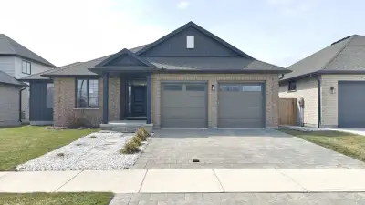 Beautiful House for Rent in Mount Brydges, Ontario Looking for a place to call home? This house is l...