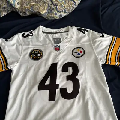 Troy Polamalu Pittsburgh Steelers jersey for sale. Never worn. Size - S (Youth XL)