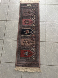 Vintage IKEA Pakistani hand woven wool small rug. 96x 31 cm.