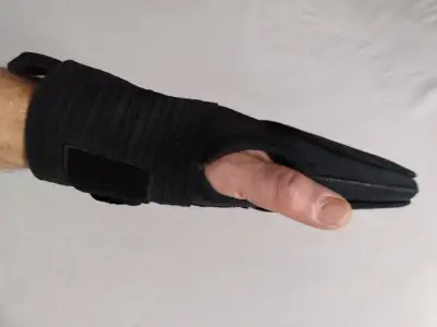 BASEBALL SLIDING MITT GLOVE ADULT M YOUTH L, View more