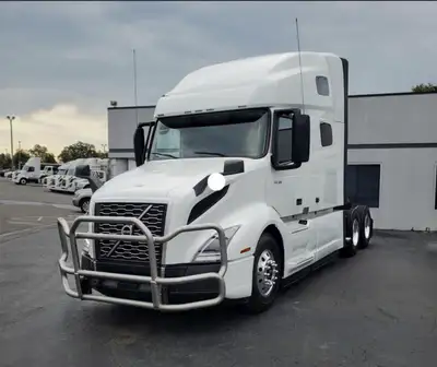 AZ DRIVER NEEDED FOR CANADA -USA MIINIMUM 3 YEAR OLD LICENSE MINIMUM 1 YE DRIVING EXPERIENCE WEEKEND...