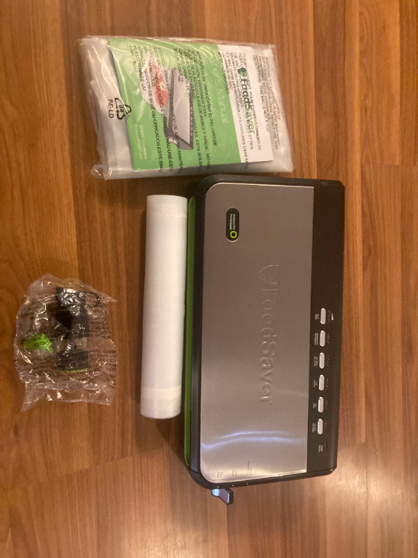 Brand New FoodSaver Compact Vacuum Sealer in Other in Windsor Region - Image 4