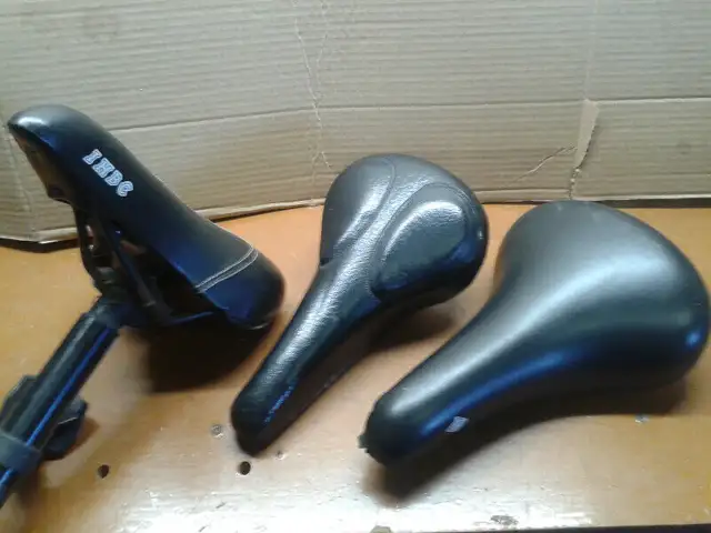 Schwinn Wide Cruiser Saddle  / Selle / siege large / bike seat in Other in Ottawa - Image 6