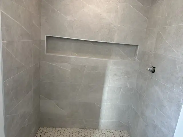 Tile installer 64519988515459121