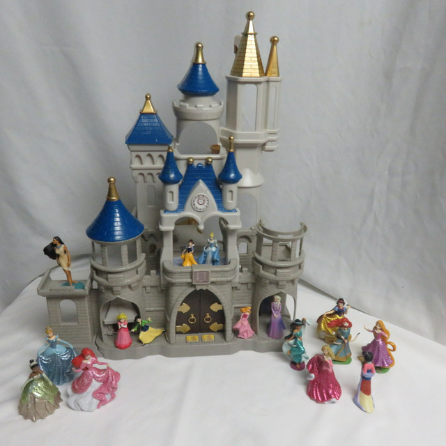 Disney World Cinderella Castle Purchased in USA Retail $200 in Toys & Games in Red Deer - Image 3