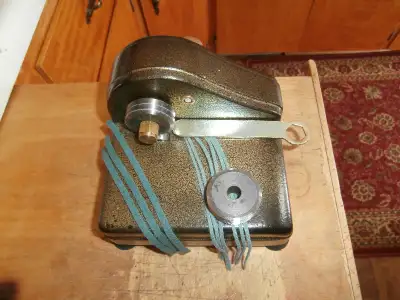 For sale a Bliss Rug Hooking Cutter with # 6 and 3 blades . It's the newer ,mottled green model but...