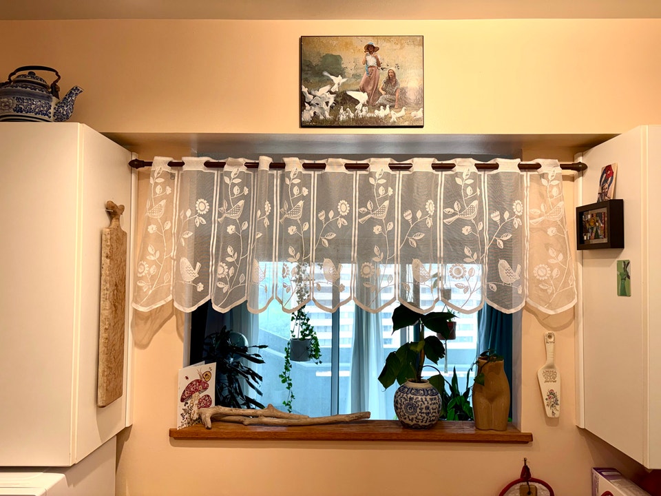 Bright 2-Bedroom Furnished Condo-3 Double Beds-Gym-Pool 5