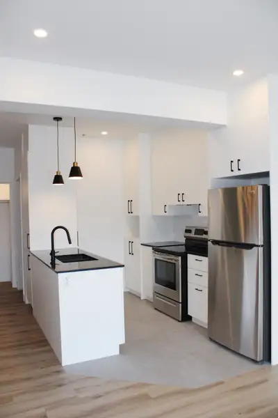 3 ½ À LOUER – LES JARDINS DE LA RIVIA (Phase I) 1900, rue Montplaisir, Drummondville ✨ Immeuble situ...
