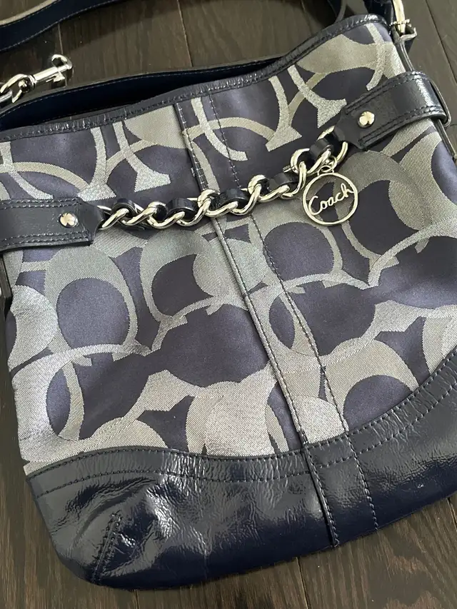 Coach Vintage Navy blue Shoulder and crossbody Bag in Women's - Bags & Wallets in Mississauga / Peel Region - Image 5