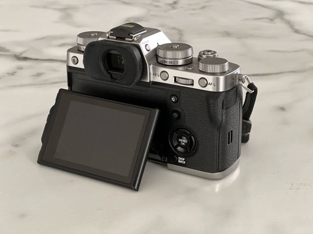 Fujifilm X-T3 in Cameras & Camcorders in Corner Brook - Image 2
