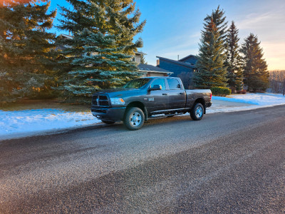 RV, Work or Daily driver - 2018 Ram 3500 - Low Km.