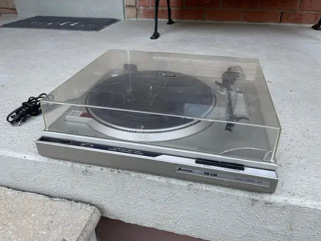 Spectrum stereo turntable DDS-33 in Stereo Systems & Home Theatre in Markham / York Region - Image 5
