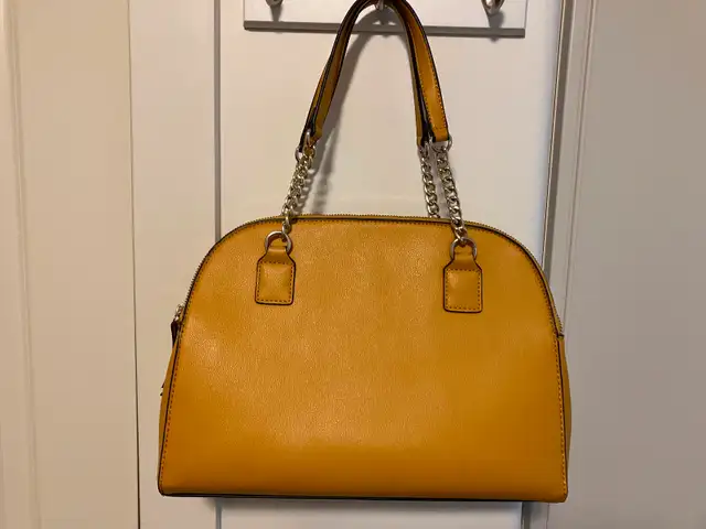 Gold Purse in Women's - Bags & Wallets in Thunder Bay - Image 2