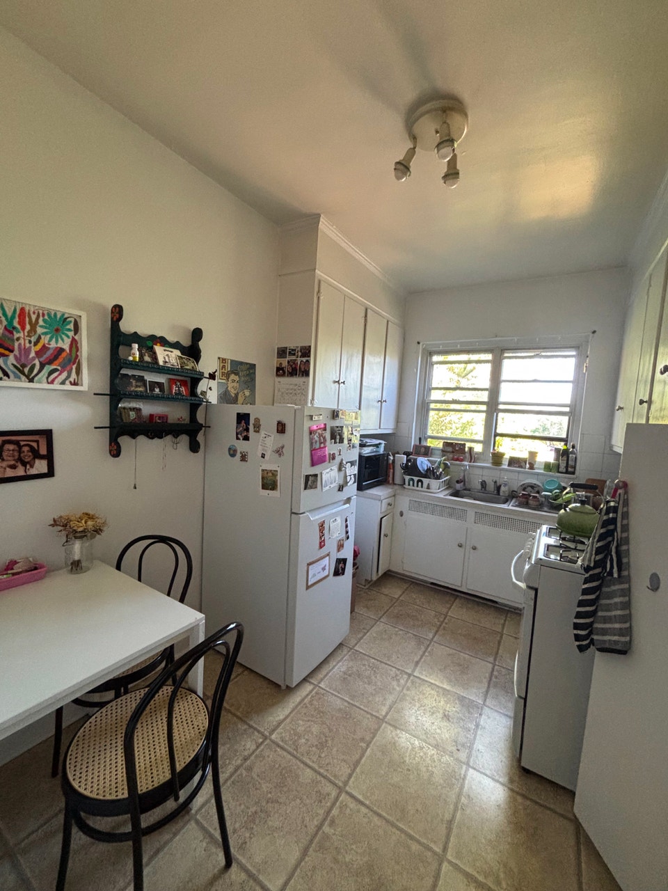 Lease transfer in Outremont/CDN — spacious 4 1/2 (2 bedroom) 2