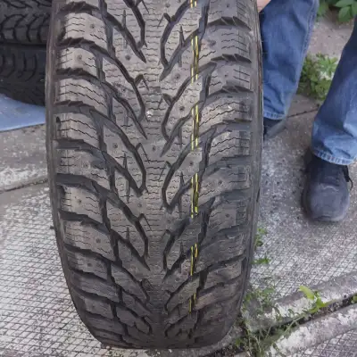 Winter tires Nokian Nordman 225/65R/17 like new with mags. Used 500km. Was used on 2013 Dodge grand...