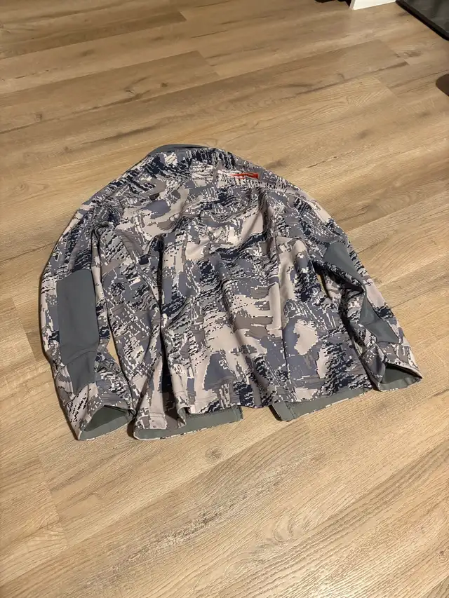 Sitka youth coat in Fishing, Camping & Outdoors in Lloydminster - Image 3