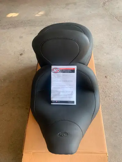 Almost new in original packaging Mustang lowdown 1 piece 2up seat with drivers backrest Used for onl...