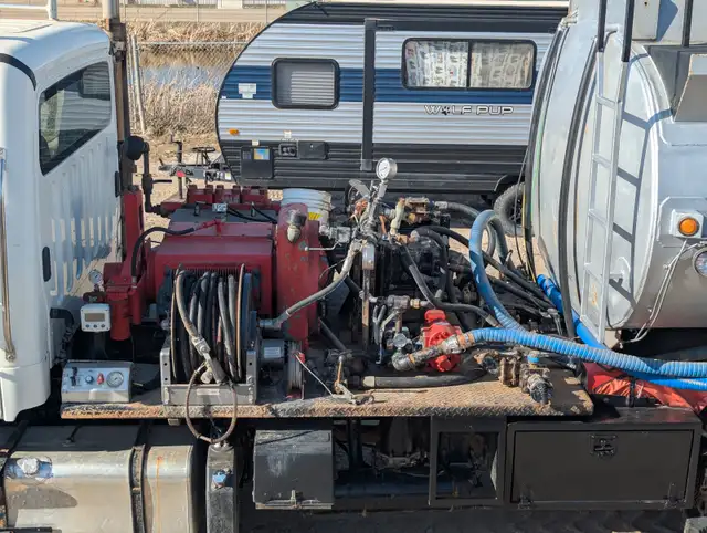 Make an Offer! Pressure Truck; 7m³, 5000PSI Freightliner M2 4x4 in Heavy Trucks in Edmonton - Image 5