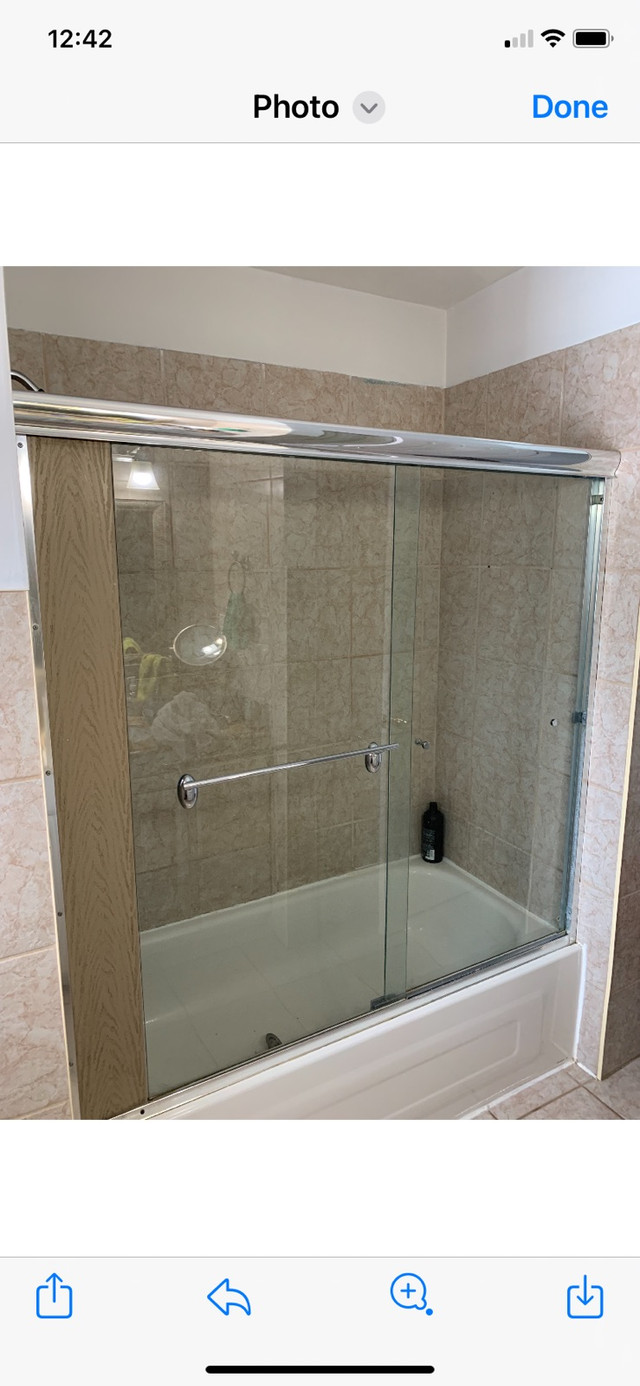 Free Glass Shower Door  in Plumbing, Sinks, Toilets & Showers in Kawartha Lakes - Image 2
