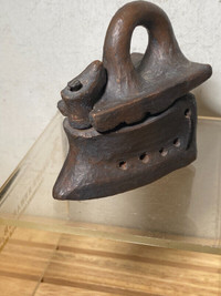 Vtg Pottery Iron Figurine