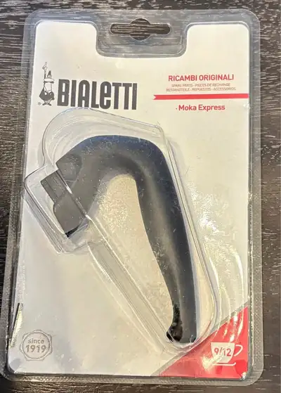 COST: $10 LOCATION: SW Airdrie, AB CONDITION: NEW-IN-PACKAGE RETAIL: $30 Perfect replacement handle...