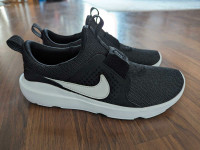 Nike Shoes (Women Size 6 or Girl Size 4) Brand New