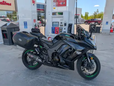 The 2015 Kawasaki Ninja 1000 (also known in some regions as the Z1000SX) is a powerful sport-touring...