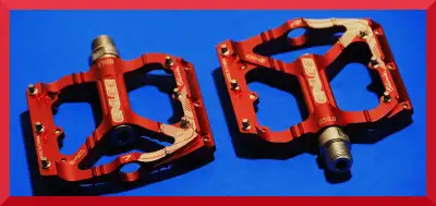 Red CNC Aluminum Alloy Bicycle Pedals. New in Box