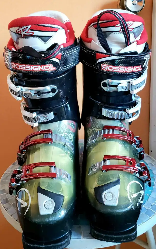 Bottes de ski alpin Rossignol SynergySensor2 90 taille 7-7.5 USA in Ski in City of Montréal - Image 6