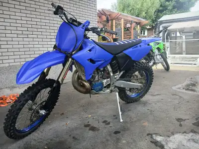 Yamaha YZ 250 2021 2 temps en excellente état ! Moteur refait a neuf non roader . Suspension environ...