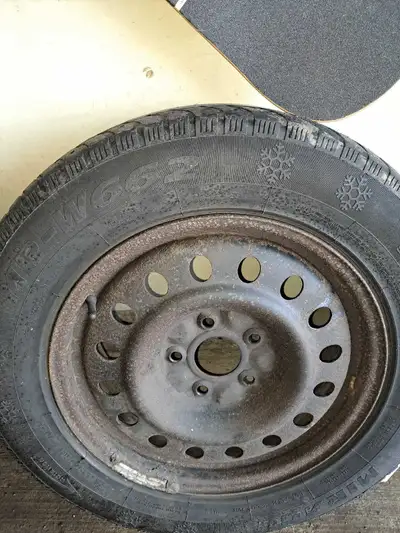 This 225 65 17 steel rims, in an excellent condition to be mounted on new tires The two rims are for...