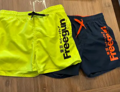 Lot de 2 shorts de bain FREEGUN - 14 ans , View more