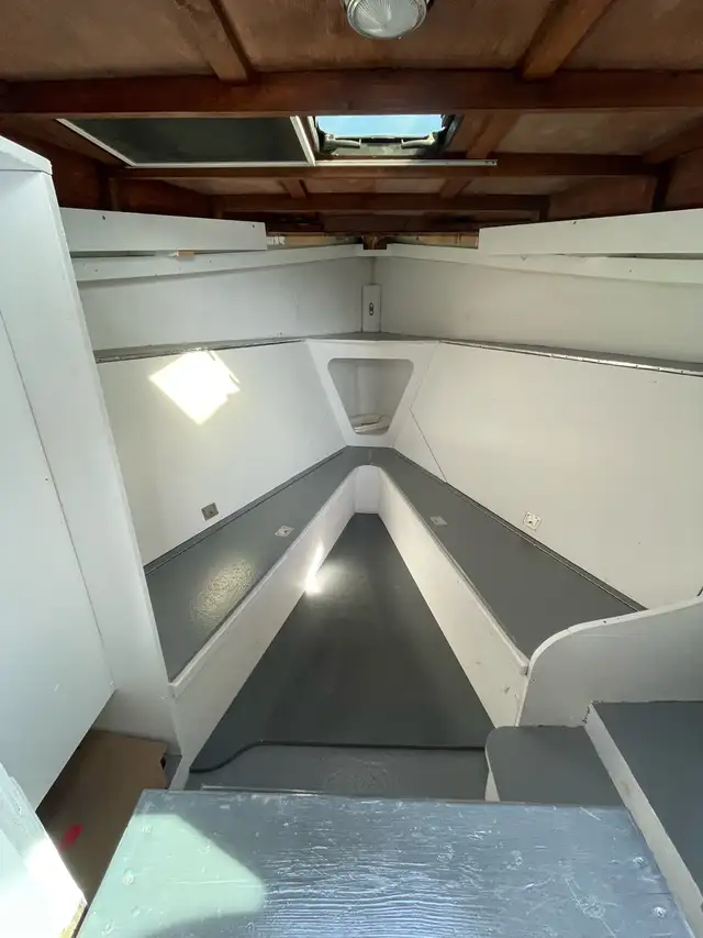 32’ Cape islander in Powerboats & Motorboats in Cape Breton - Image 9