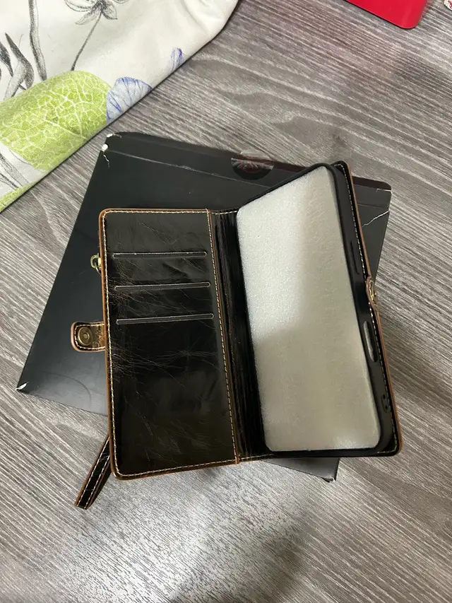 NEW-Defencase iPhone 16 Pro Wallet Case with Zipper in Cell Phone Accessories in Mississauga / Peel Region - Image 10