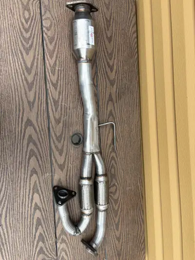 1st generation Nissan Murano flex Y pipe and catalytic converter for sale. Brand new, never installe...