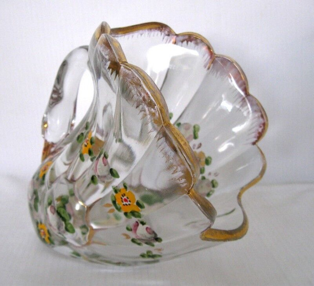 VASE TCHEQUOSLOVAQUE...CYGNE avec Motif Floral peint a la main. in Arts & Collectibles in West Island - Image 4