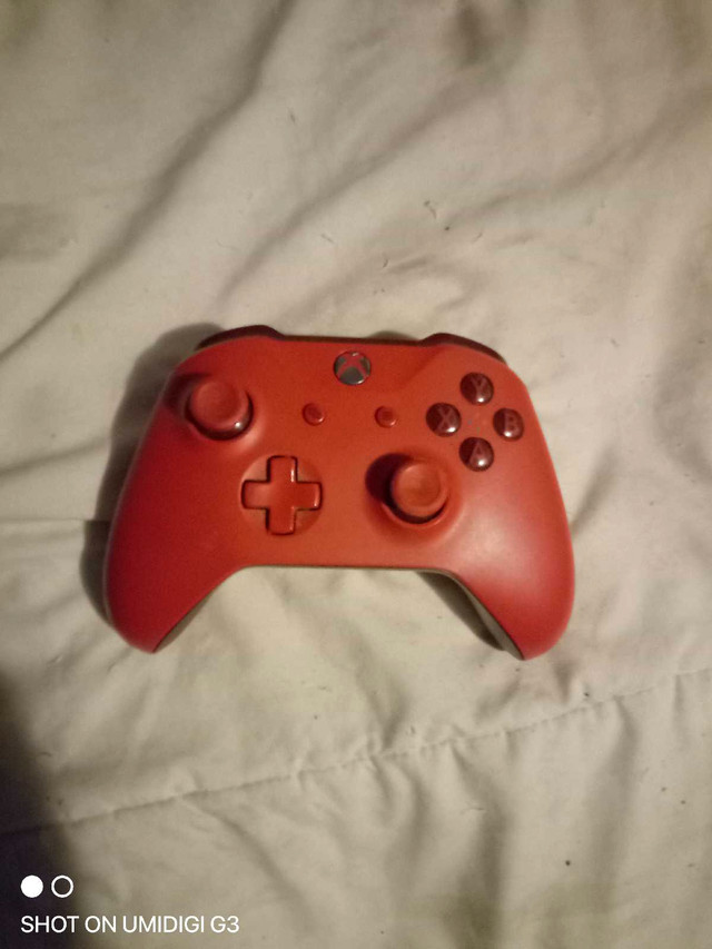 Xbox 1 controller  in XBOX One in Kitchener / Waterloo
