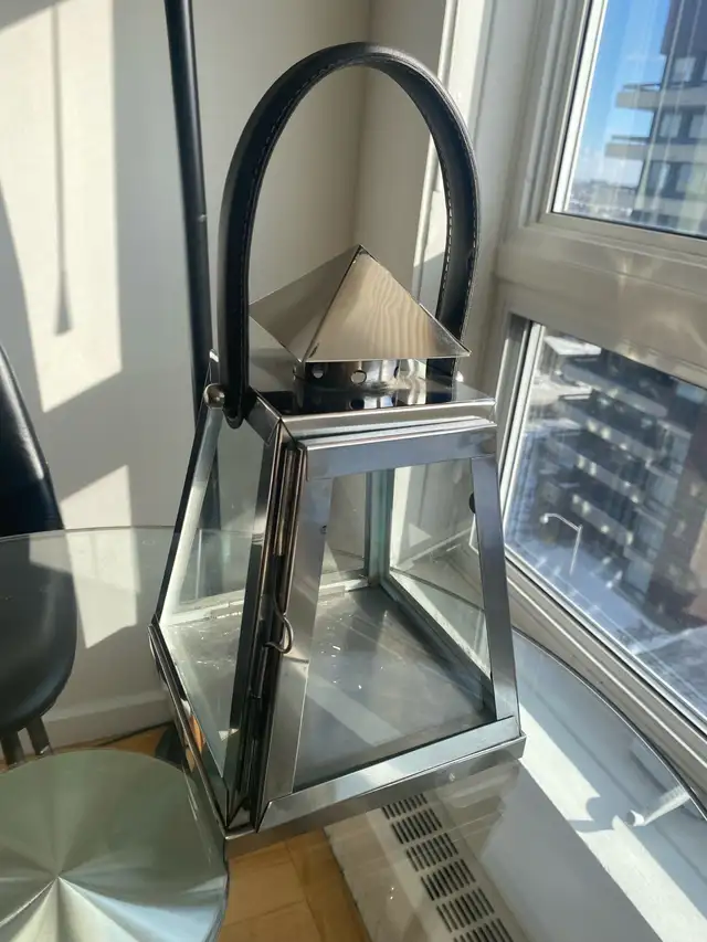 Decorative glass candle holder  in Home Décor & Accents in Ottawa - Image 5