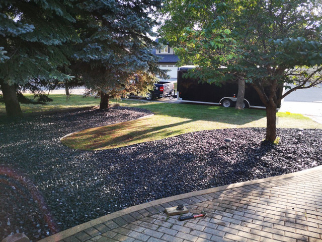 Landscaping, property and home improvements, maintenance  in Lawn, Tree Maintenance & Eavestrough in Winnipeg - Image 3