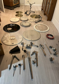 Plusieurs pièces usagées pour Batterie (drum)