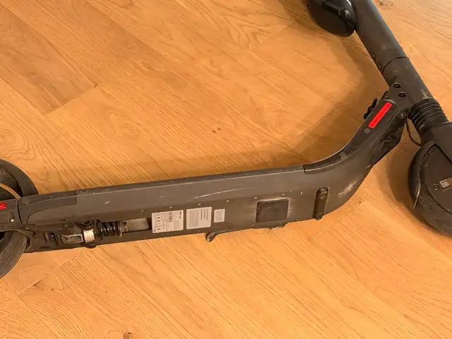 (open to negotiation)Ninebot electric scooter with external batt in Scooters & Pocket Bikes in City of Montréal - Image 7