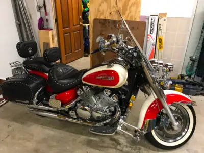 Royal Star Tour Classic, Four into Four 30,000 km. Color : Ivory/Red All original except white wall...
