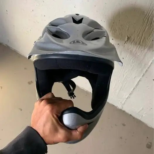 Cycling Helmet – Bike Helmet / Sports Equipment in Kids in Calgary - Image 6
