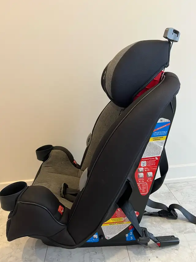 Car seat in Strollers, Carriers & Car Seats in Ottawa - Image 4