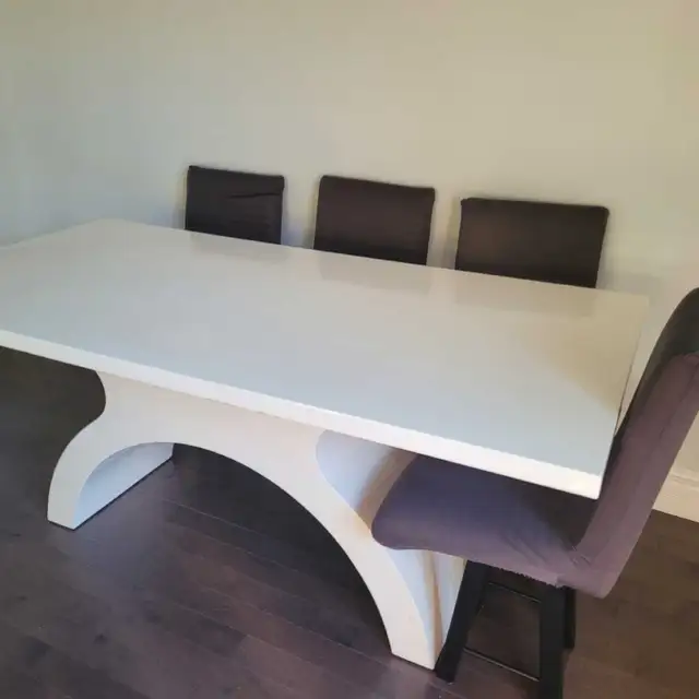 dinning table  in Dining Tables & Sets in Windsor Region - Image 6