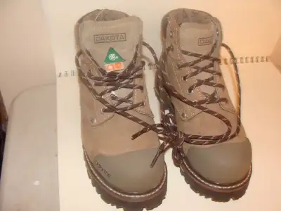 Women’s -Dakota, Construction boots, size 8, GUC, like new., View more