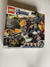 Lego Marvel Avengers 76143  Avengers Truck Take-Down