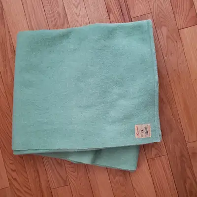 Vintage Ayers 100% Wool Lucerne Green Blanket, View more