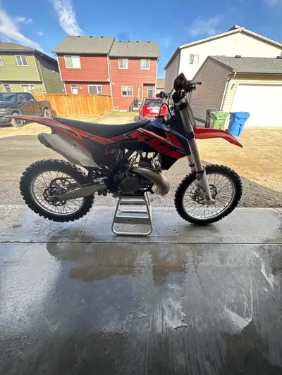 Original owner Saw a handful of rides out at McLean creek Bike is basically brannew All parts includ...
