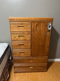 Wood Dresser and nightstand in great condition